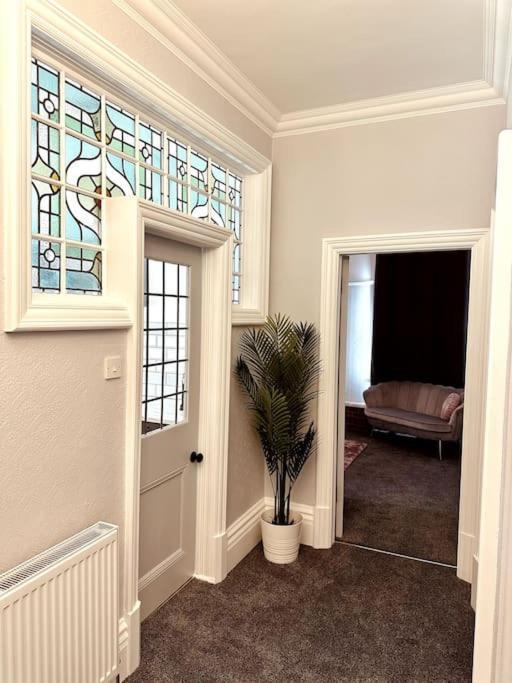 The Retreat - Large Luxury Apartment, Two Mins From Beach Bournemouth Exterior photo