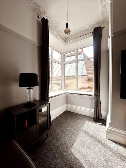 The Retreat - Large Luxury Apartment, Two Mins From Beach Bournemouth Exterior photo