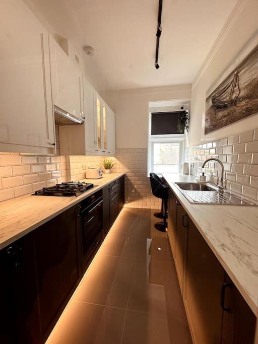 The Retreat - Large Luxury Apartment, Two Mins From Beach Bournemouth Exterior photo