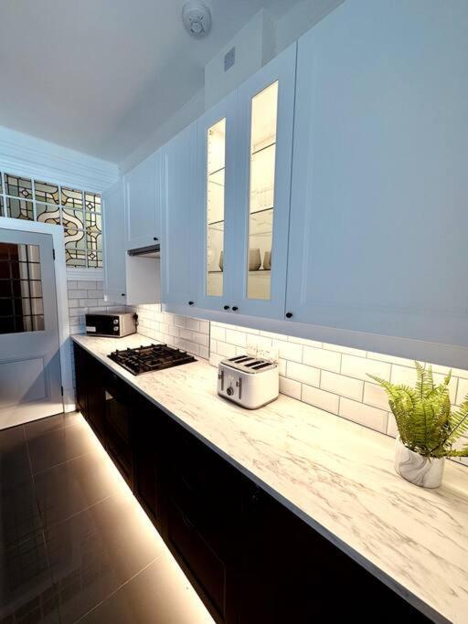 The Retreat - Large Luxury Apartment, Two Mins From Beach Bournemouth Exterior photo